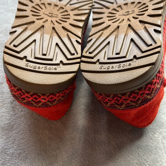 NWOB UGG Refelt Tasman Slip On Shoes Slippers #1130872 Red Size EU37 US6 - Picture 5 of 10